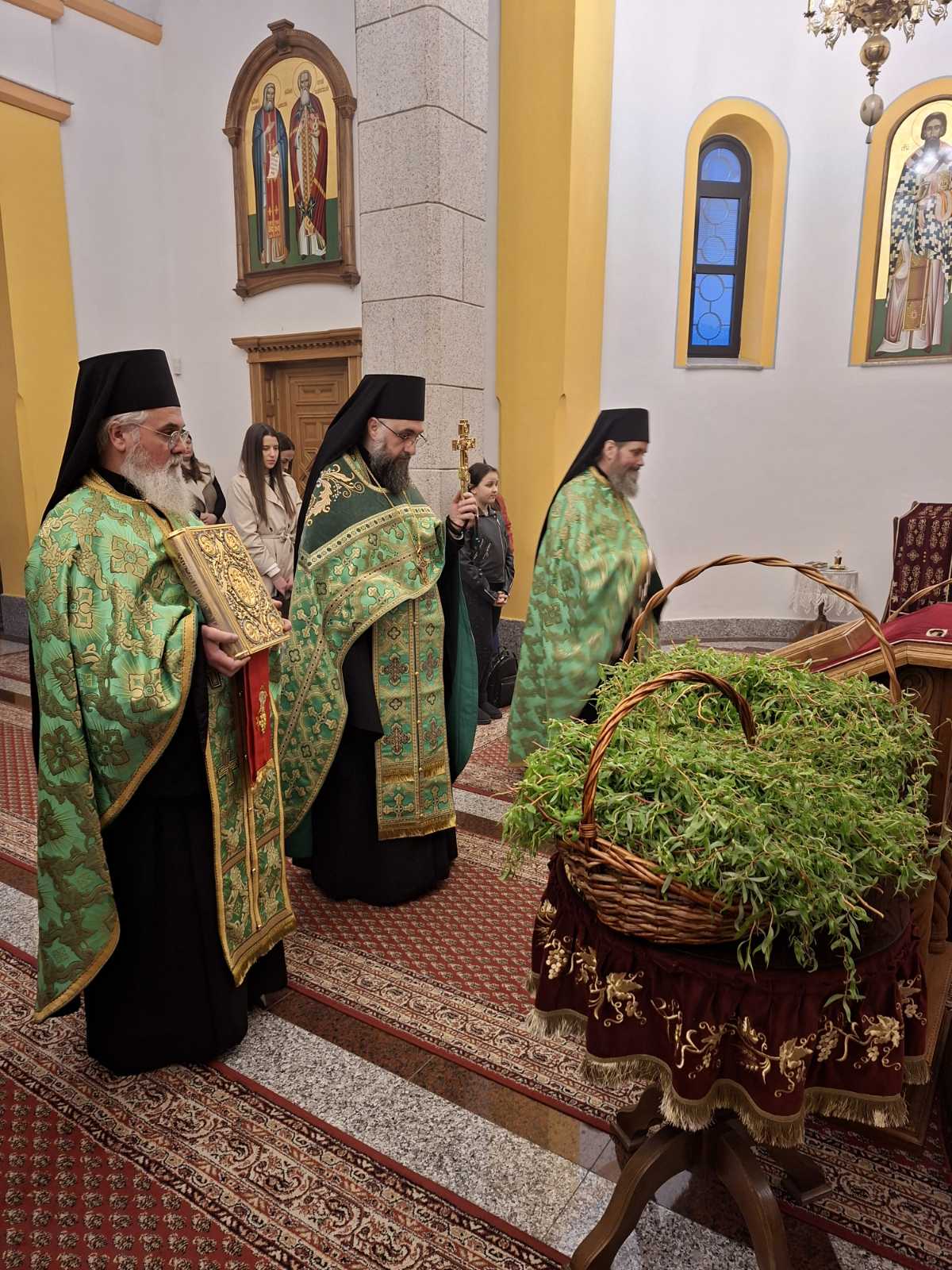 Бденије уочи празника Цвијети — фотографија 11