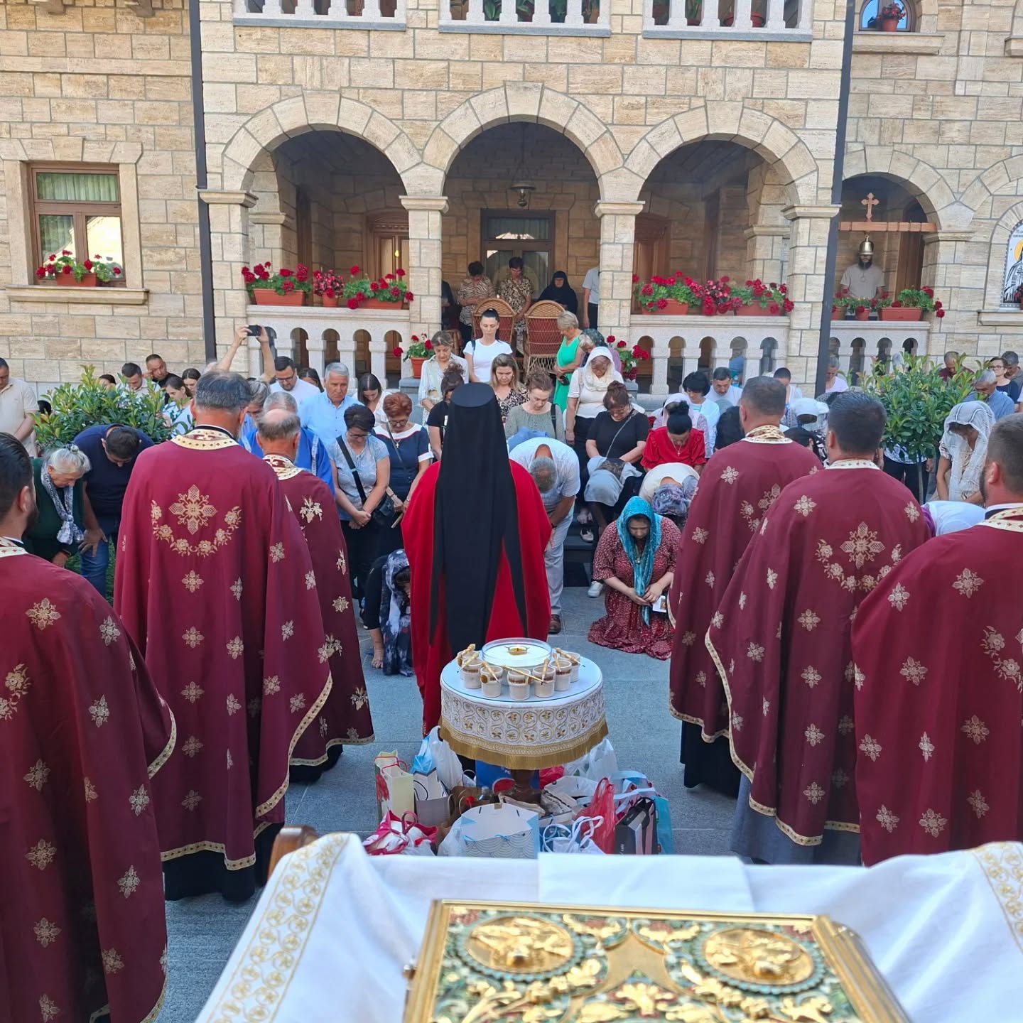 Света тајна Јелеосвећања у нашем манастиру! — фотографија 11