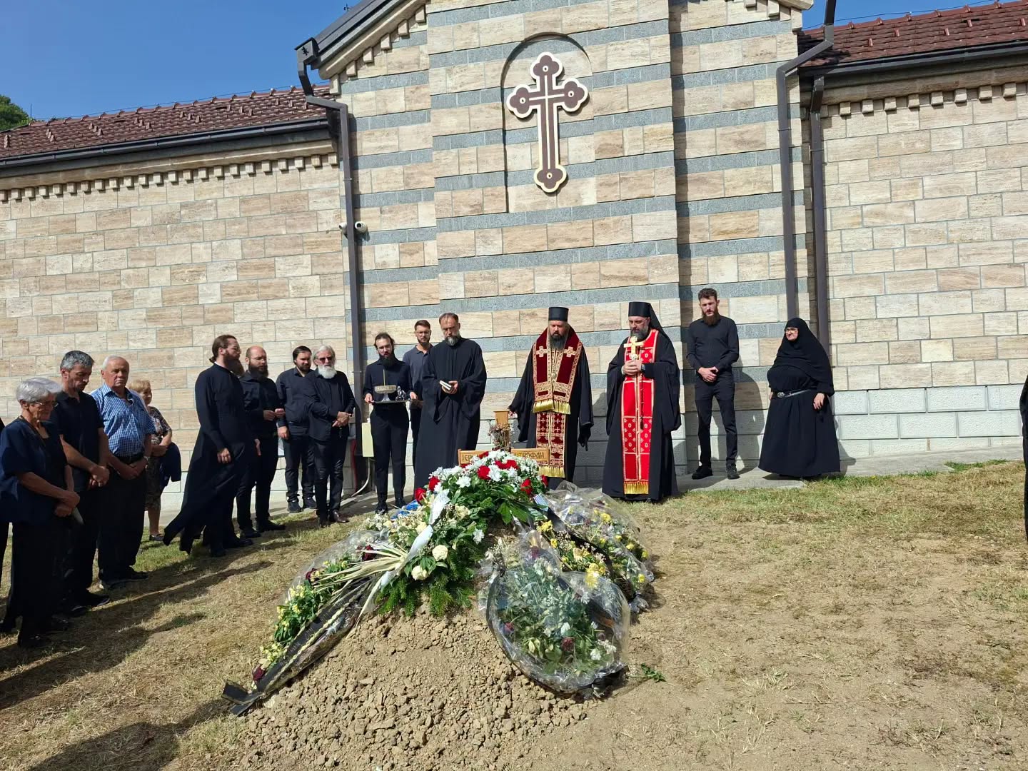 Заупокојена Литургија и помен о. Митрофану — фотографија 2