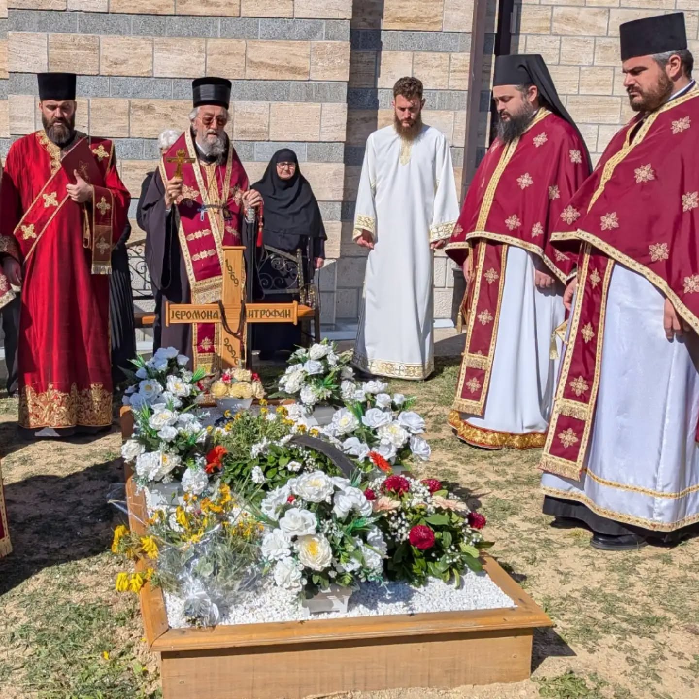 Света архијерејска Литургија и молитвени помен јеромонаху Митрофану — фотографија 20